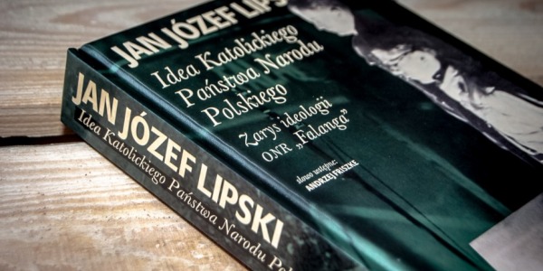 Recenzja: Pałki i kastety. Świat wedle ONR