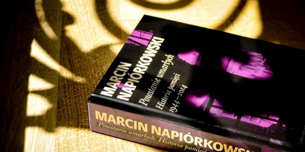 ArtPapier: O nachalnej (nie)obecności umarłych